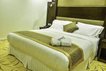 Hotel Three Points 4*